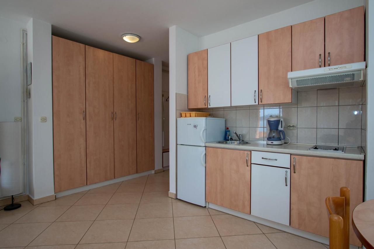 Apartments Matas Sukosan Bagian luar foto