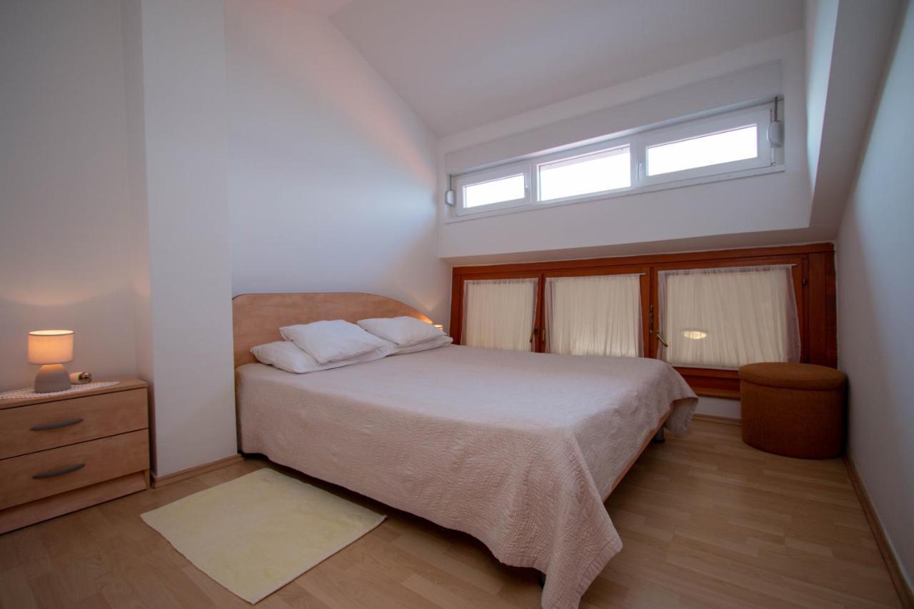 Apartments Matas Sukosan Bagian luar foto