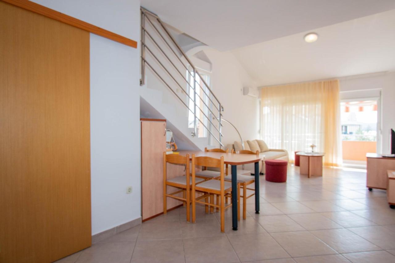 Apartments Matas Sukosan Bagian luar foto