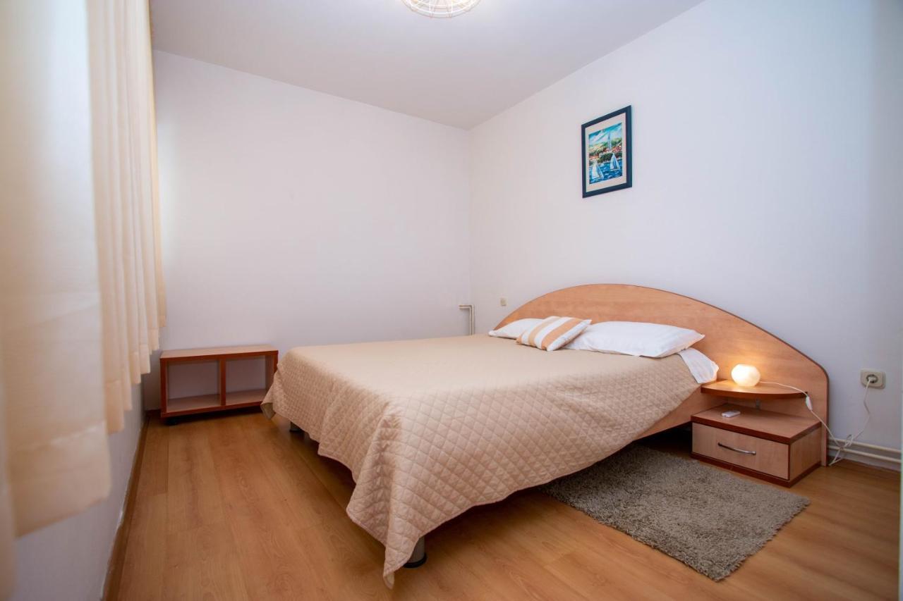 Apartments Matas Sukosan Bagian luar foto
