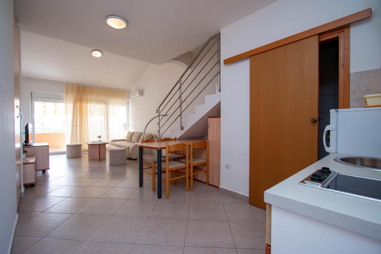 Apartments Matas Sukosan Bagian luar foto