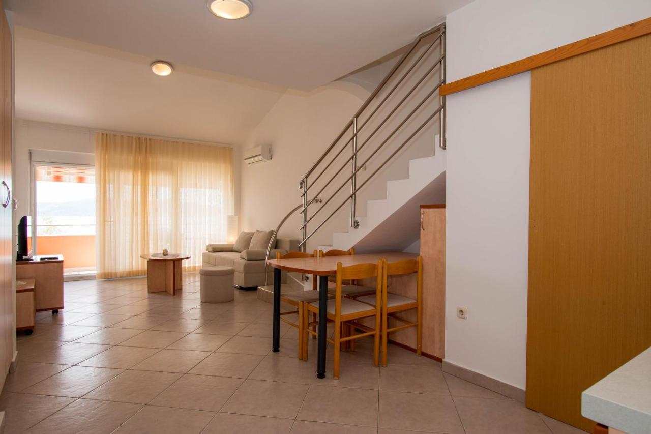 Apartments Matas Sukosan Bagian luar foto