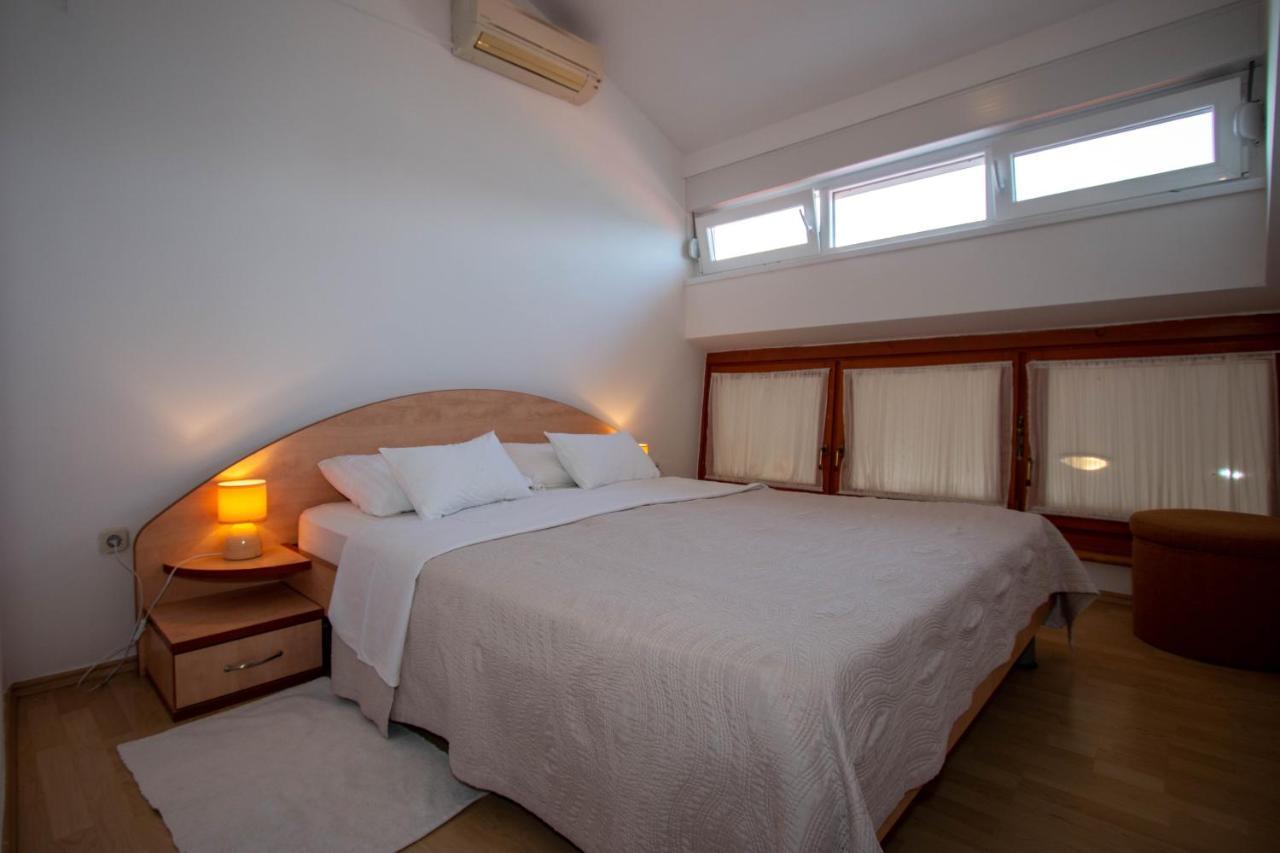 Apartments Matas Sukosan Bagian luar foto